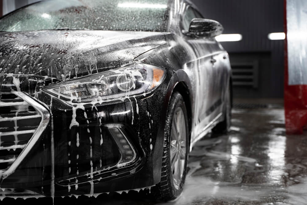 beautiful-car-washing-service